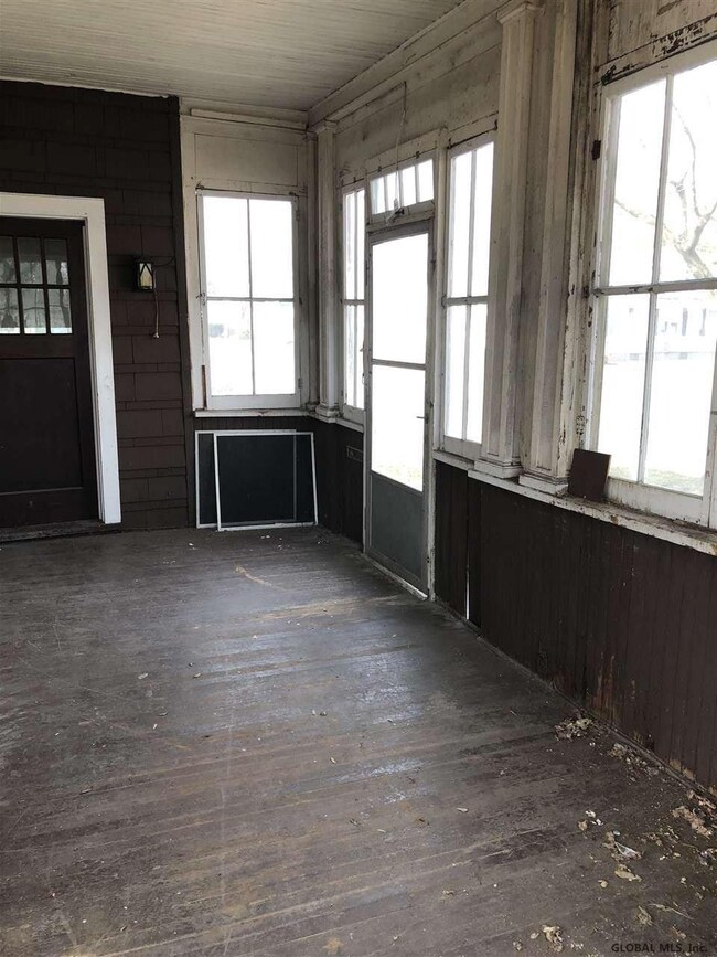 211 Pleasantview Ave, Schenectady, NY 12302 - photo 7