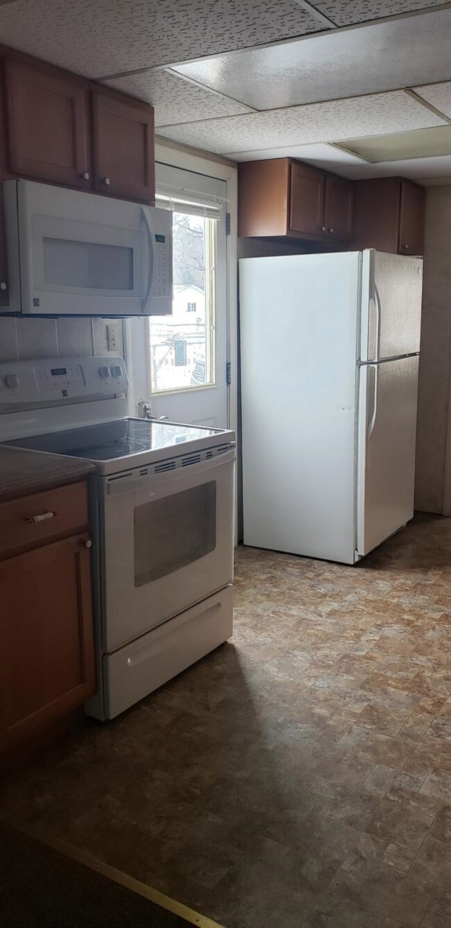 209 E 9th St, La Porte, IN 46350 - photo 6