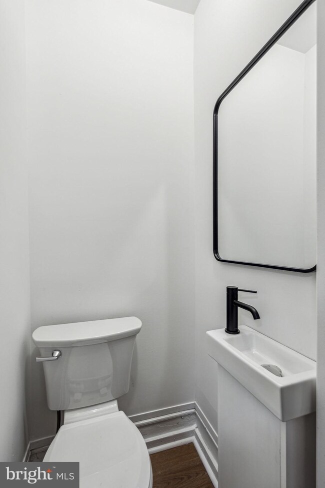 2323 Dickinson St, Philadelphia, PA 19146 - photo 4