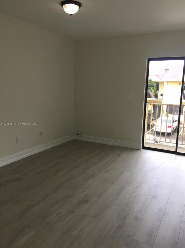 5299 W 22nd Ct unit 5299, Hialeah, FL 33016 - photo 4