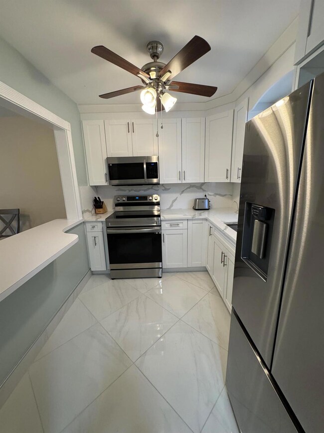 721 Lori Dr unit 210, Palm Springs, FL 33461 - photo 5