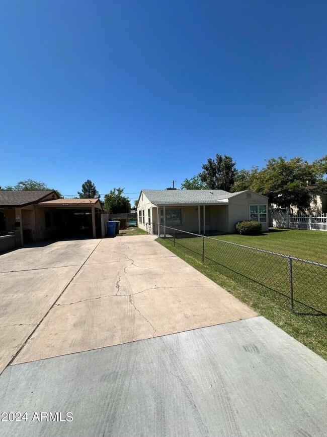 2221 E Virginia Ave, Phoenix, AZ 85006 - photo 2