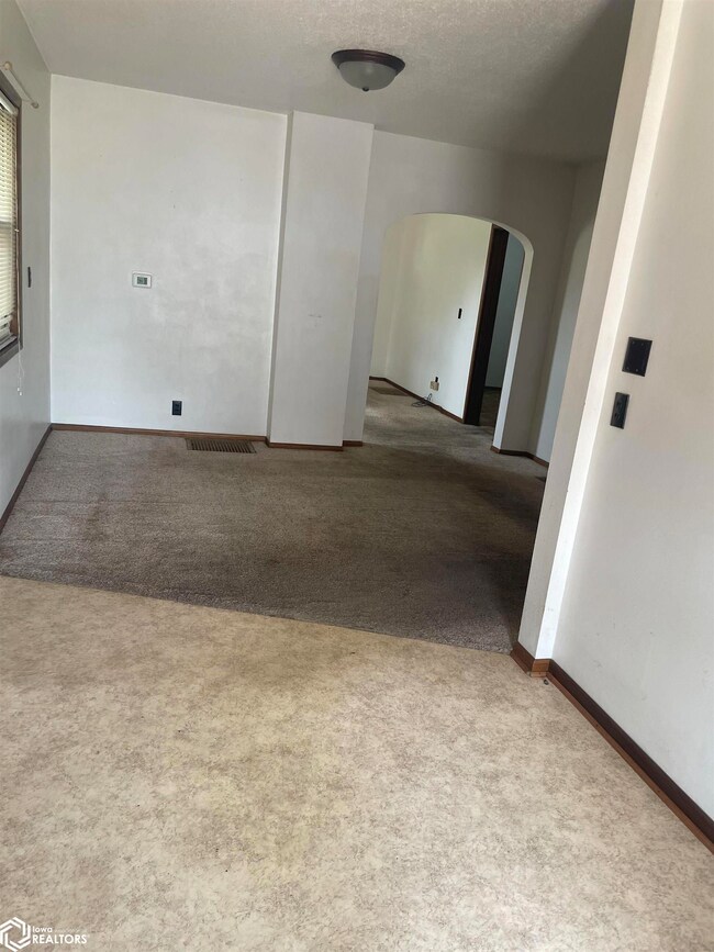 411 Union St, Marshalltown, IA 50158 - photo 7