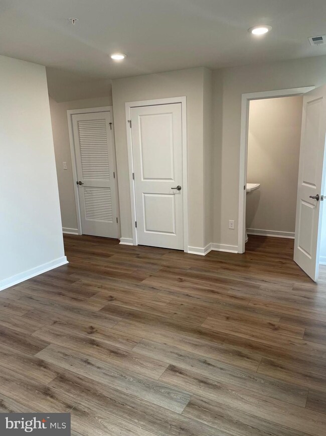 725 Peony Ln, Spring City, PA 19475 - photo 5