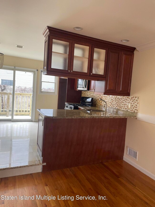 129 Ridgeway Ave unit 143, Staten Island, NY 10314 - photo 5