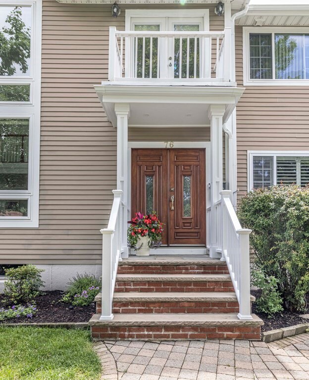 76 Selwyn Rd, Newton Highlands, MA 02461 - photo 3