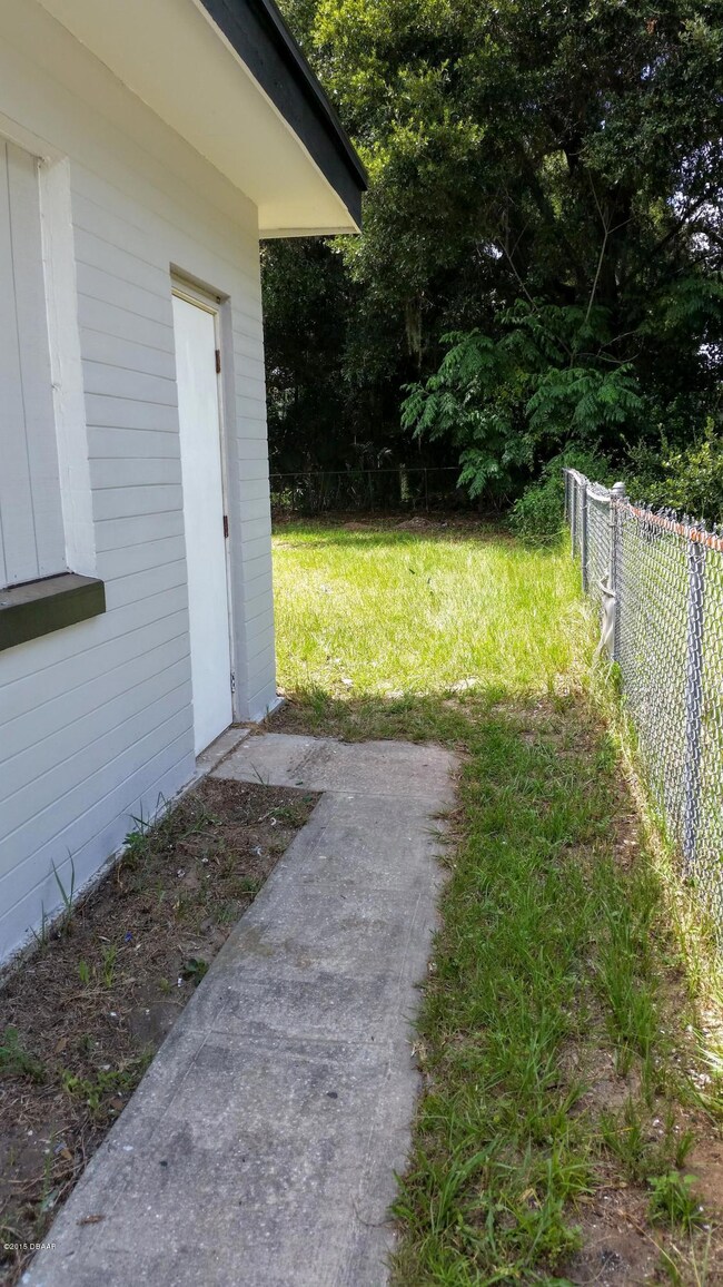 Side entrance to Master Bedroom