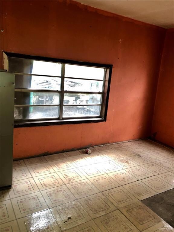 215 E Wright Ave, Pharr, TX 78577 - photo 5
