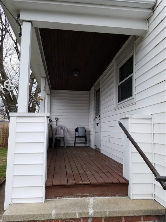 20 Leslie St, Cranston, RI 02910 - photo 3