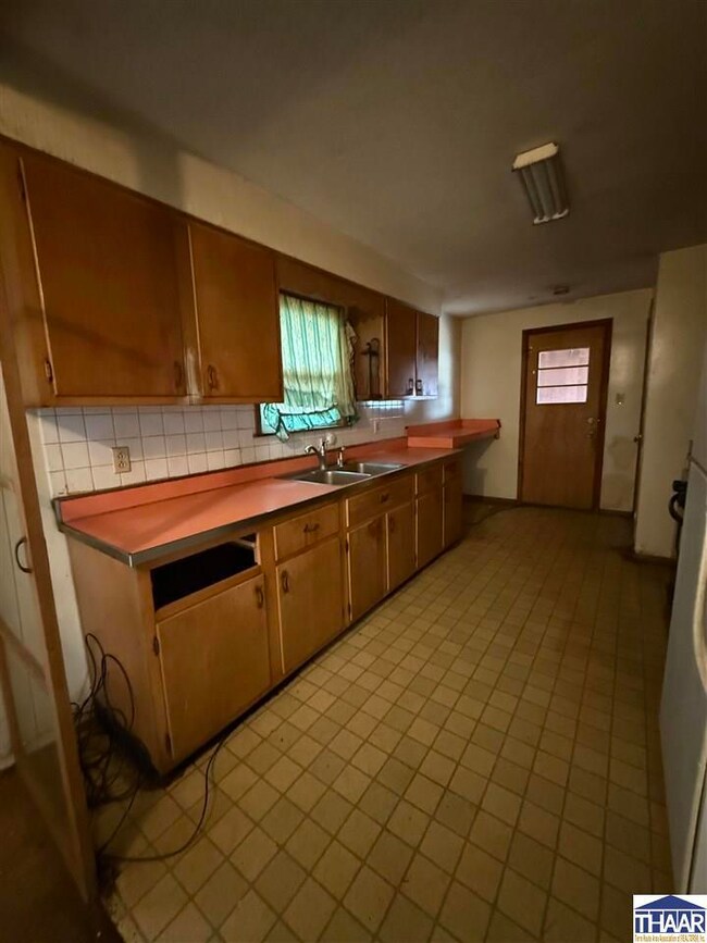 235 Linden St, Terre Haute, IN 47804 - photo 3