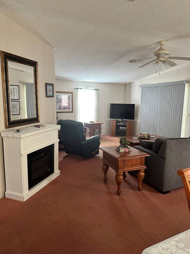 520 Mocking Bird Ln unit 367, Lake Wales, FL 33859 - photo 5