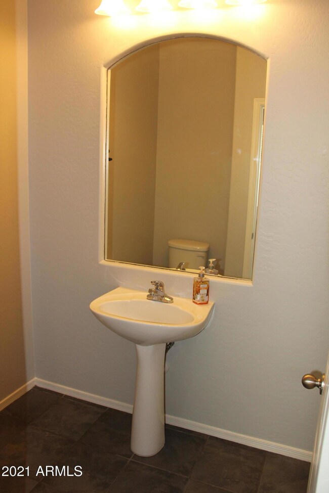 3070 S Southwind Dr, Gilbert, AZ 85295 - photo 5