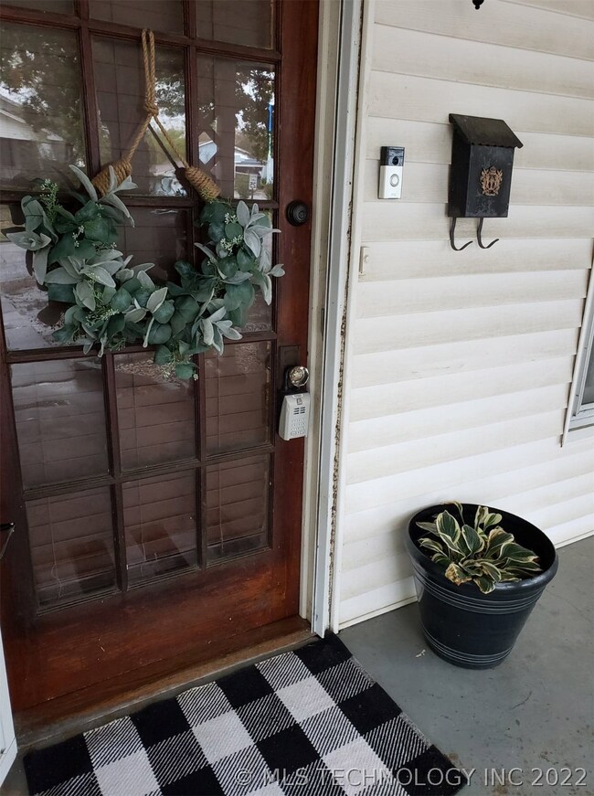 1201 E Fairview Ave, Sapulpa, OK 74066 - photo 2