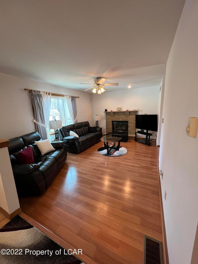 330 E Shore Dr, East Stroudsburg, PA 18301 - photo 3