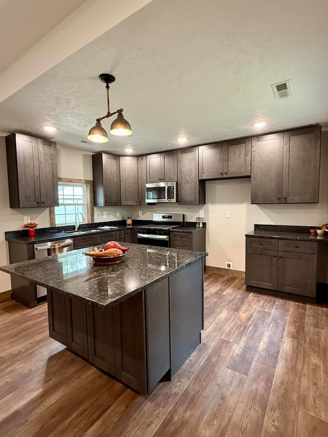 312 E Grant St, Clever, MO 65631 - photo 7