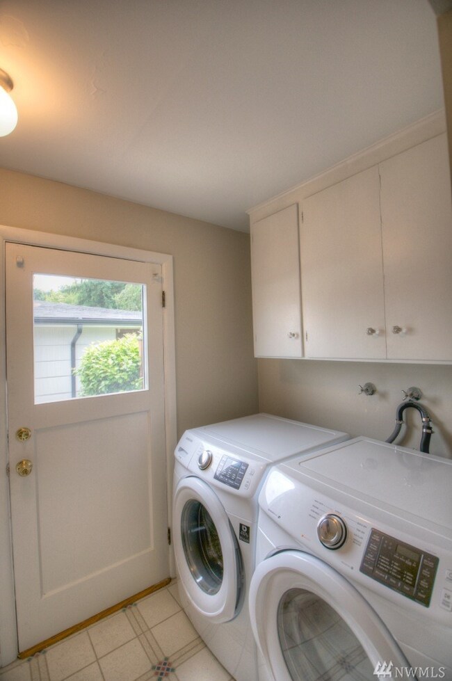 8324 33rd St W, University Place, WA 98466 - photo 6