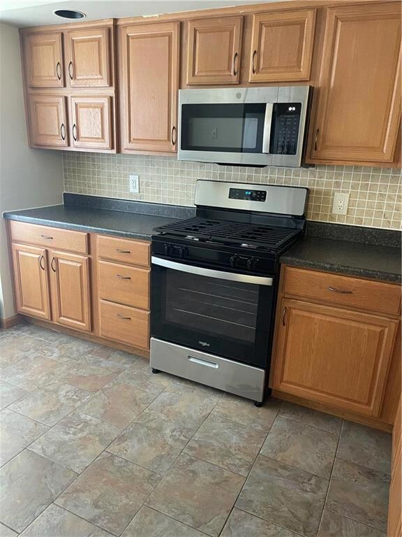 121 Franklin Ct, Bethlehem, PA 18020 - photo 5