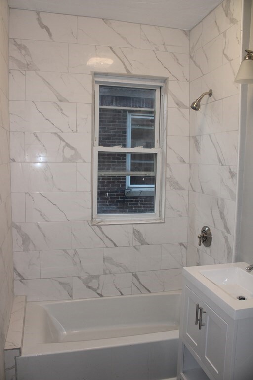 35 Stratton St unit 2, Dorchester Center, MA 02124 - photo 4