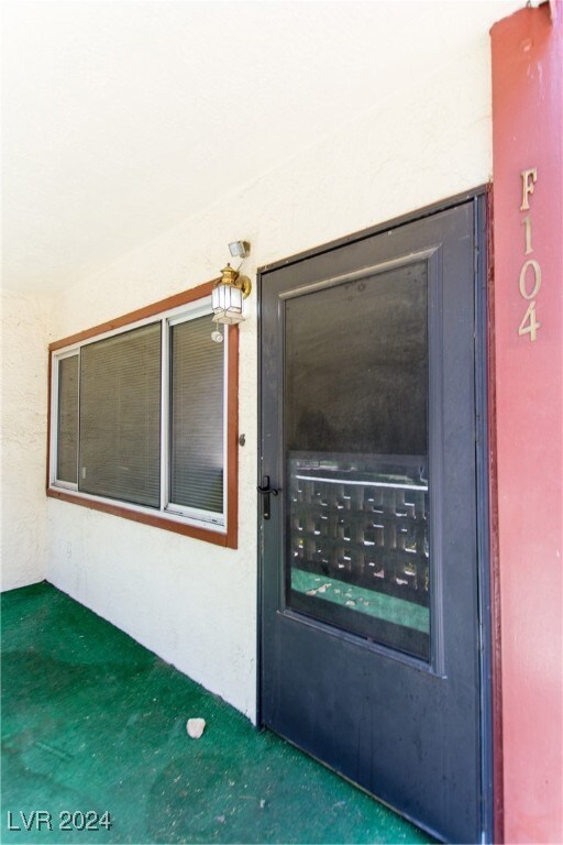 Front of the unit, F104. Upgraded screen door.