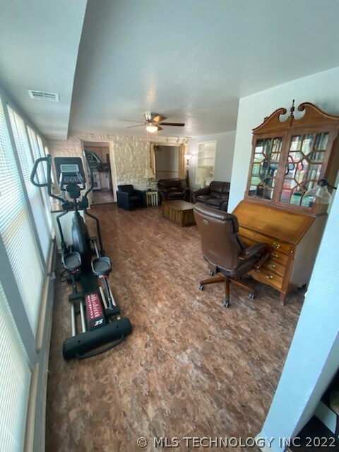 Extra large 2nd Living area with wall of windows (