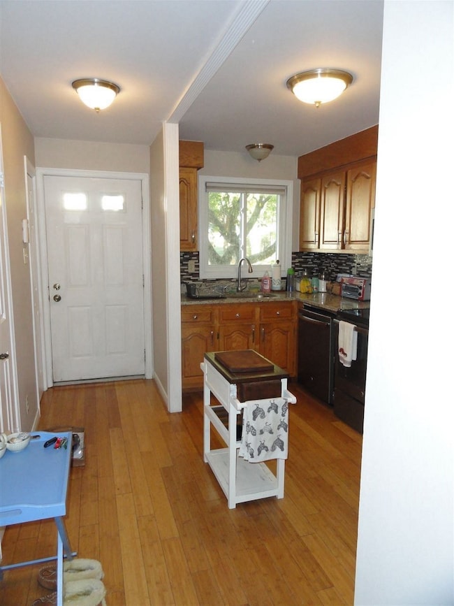 74 Shelburne Rd, Merrimack, NH 03054 - photo 3