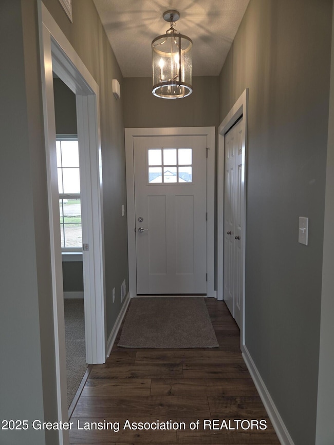 15277 Sherwood Ln, Lansing, MI 48906 - photo 3