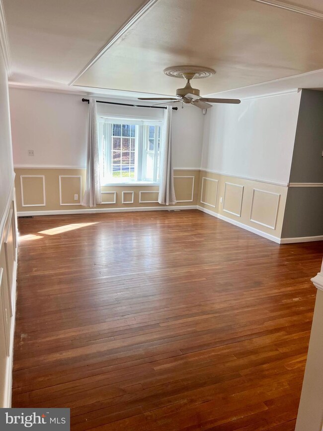 8516 Briarcroft Ln, Laurel, MD 20708 - photo 2