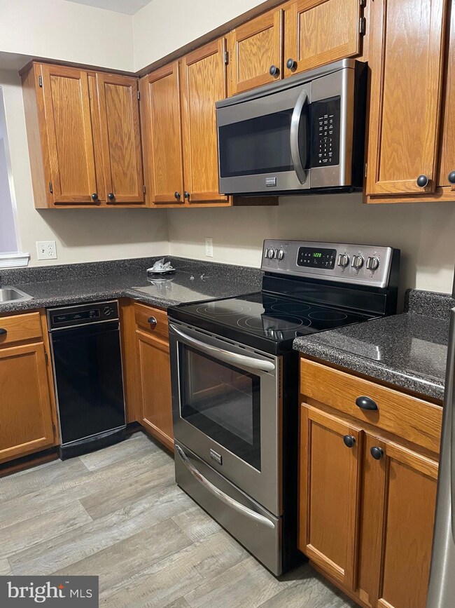 Clipper Cay unit 111, Annapolis, MD 21401 - photo 4