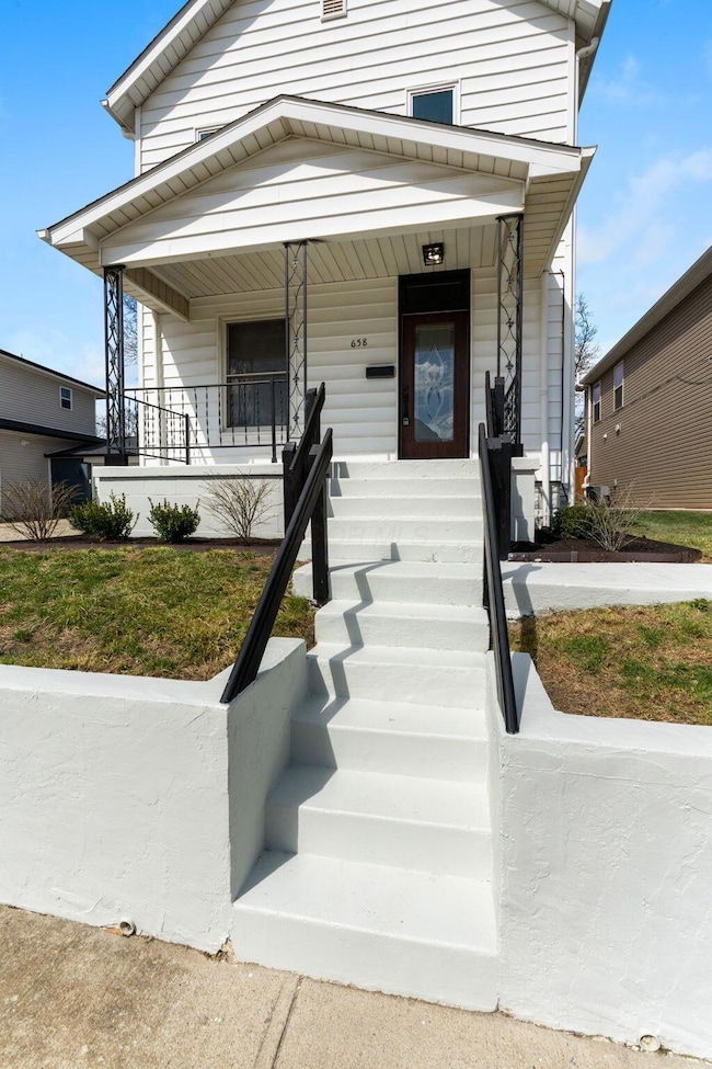 658 Stewart Ave (Exterior)-5