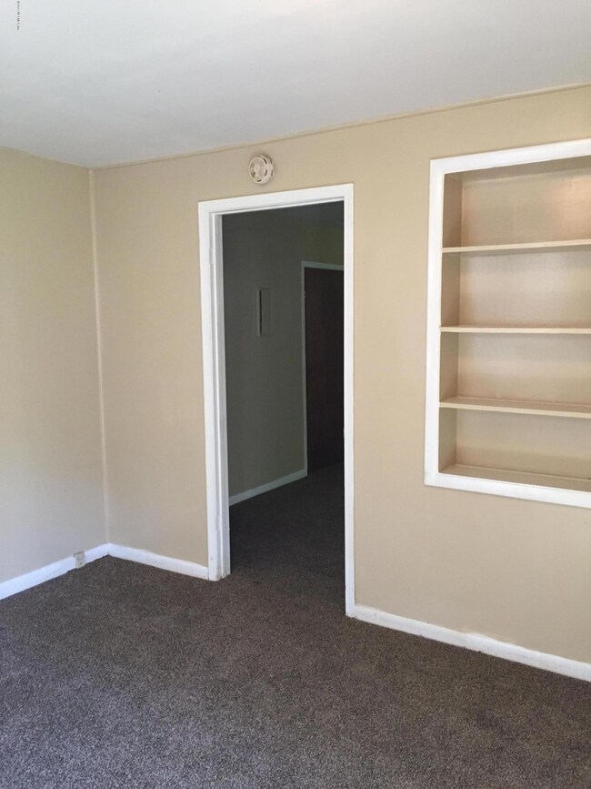 4837-2 Sunderland Rd, Jacksonville, FL 32210 - photo 5