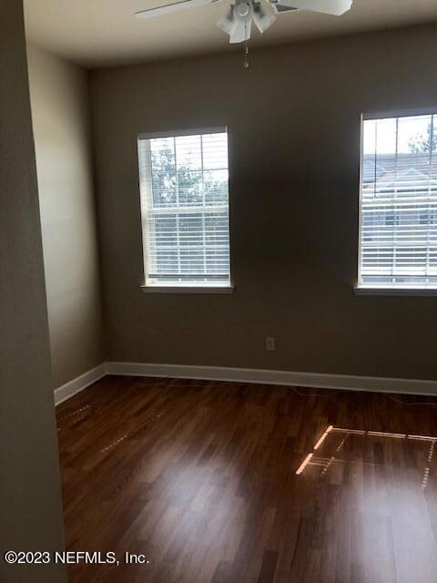 Guest bedroom 1305