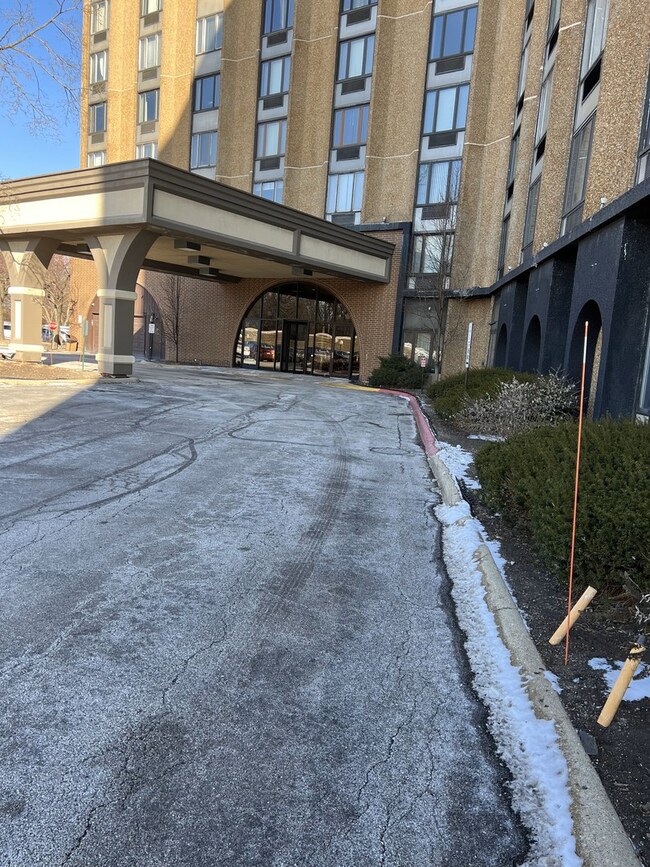 One Renaissance Place unit 1017, Palatine, IL 60067 - photo 2