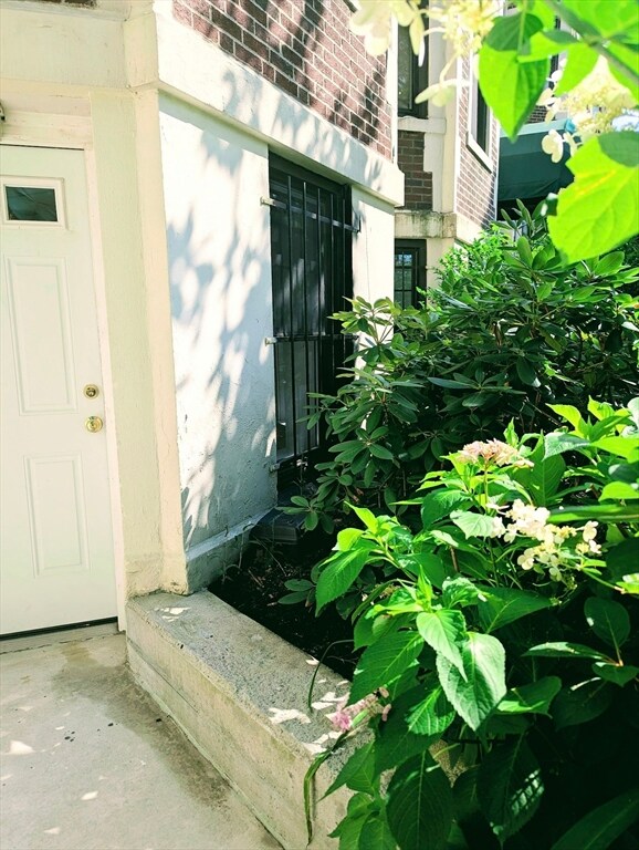 384 Riverway unit B, Boston, MA 02115 - photo 4