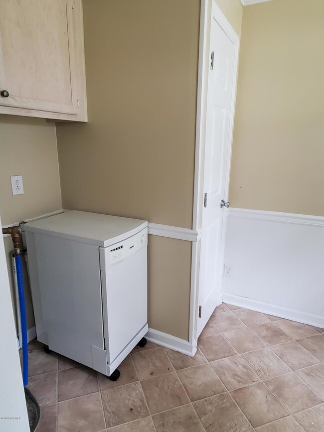 518 Oak Ln, Jacksonville, NC 28540 - photo 6