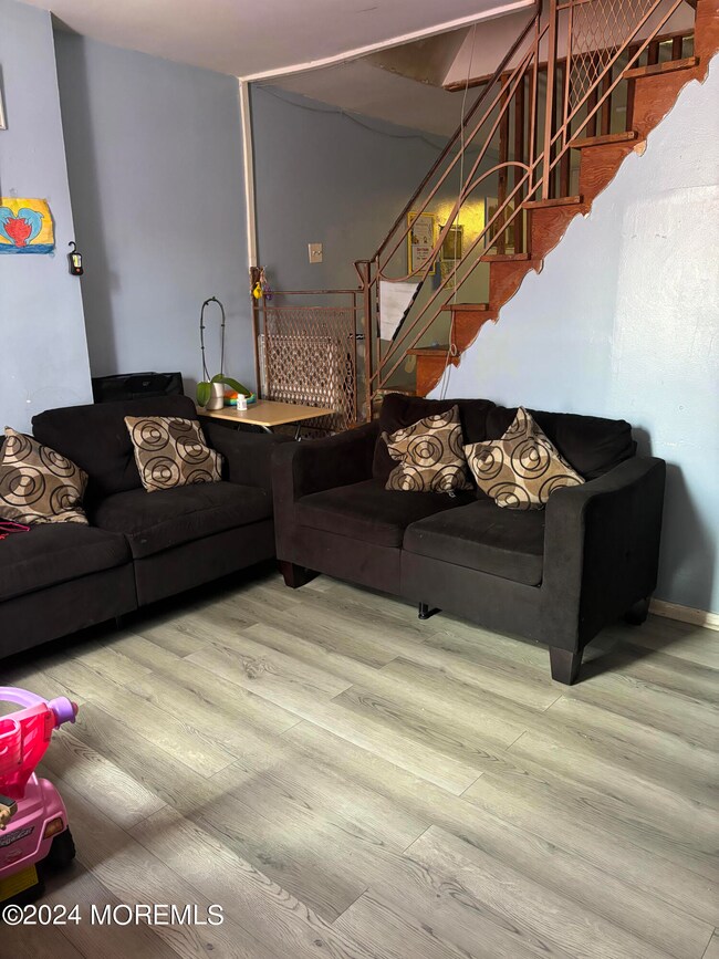2156 Berwick LR