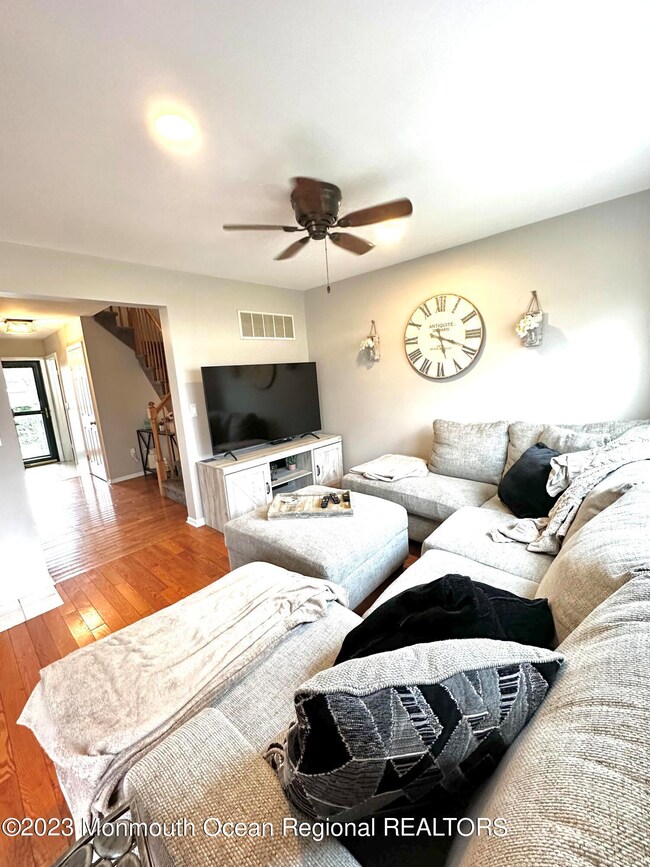 14 Walnut St unit 204, Toms River, NJ 08753 - photo 5