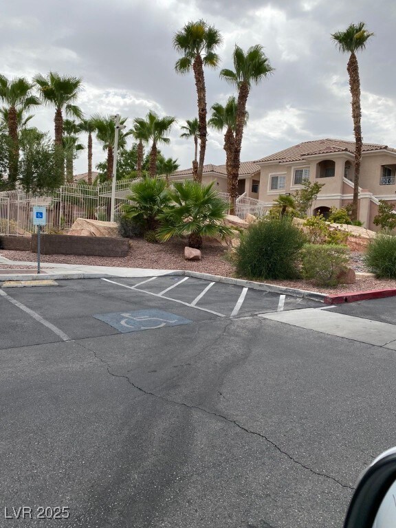 10525 Autumn Pine Ave unit 205, Las Vegas, NV 89144 - photo 4
