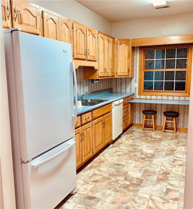 Kitchen with lots of cabinet space