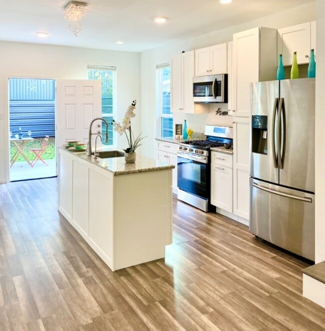 314 Dorchester St, Houston, TX 77022 - photo 4