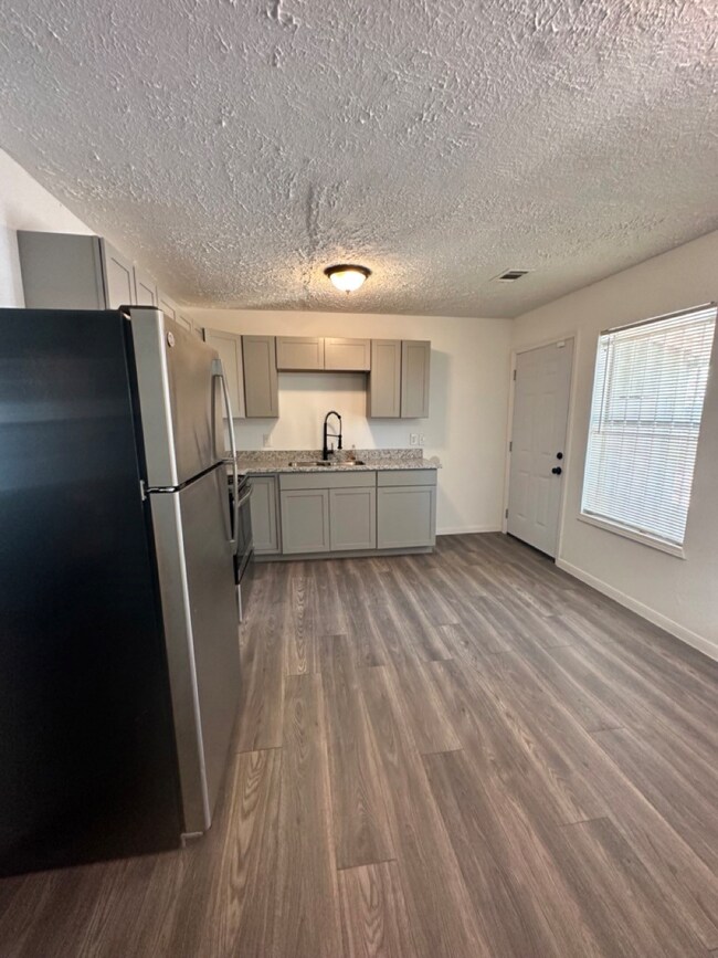 978 Ringold St unit A, Houston, TX 77088 - photo 4