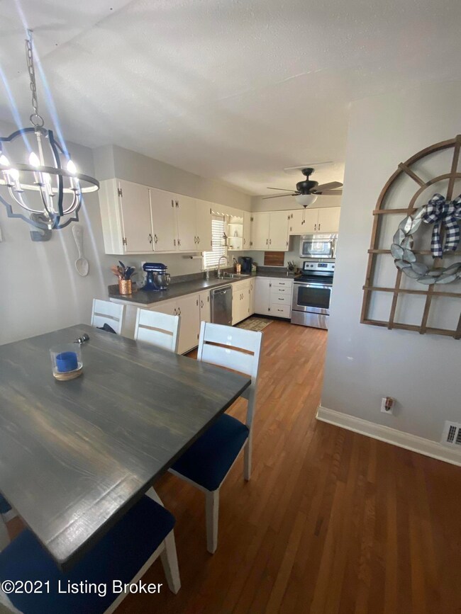 7912 Smyrna Pkwy, Louisville, KY 40228 - photo 5