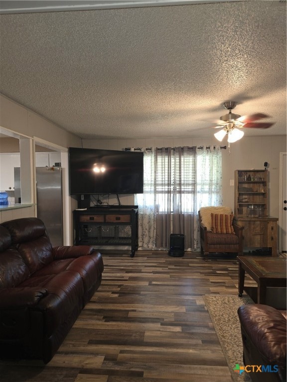 501 Green St, Poth, TX 78147 - photo 7