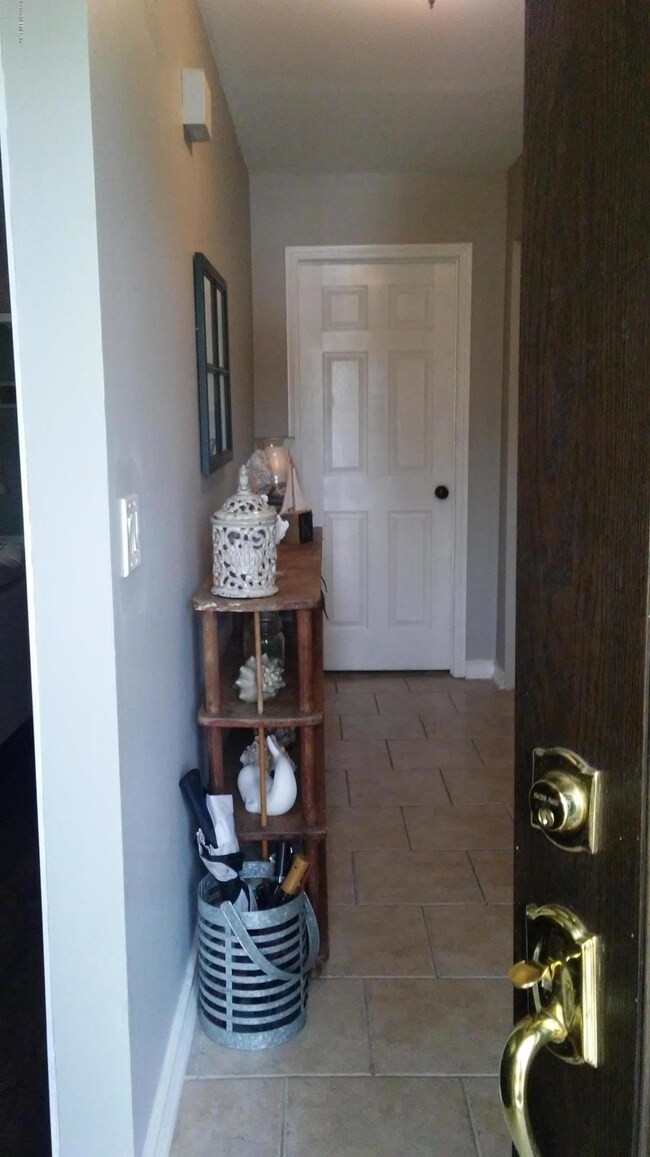 4530 Bull Run Rd, Jacksonville, FL 32210 - photo 4