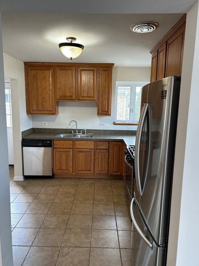 310 W Fremont Ave, Elmhurst, IL 60126 - photo 5