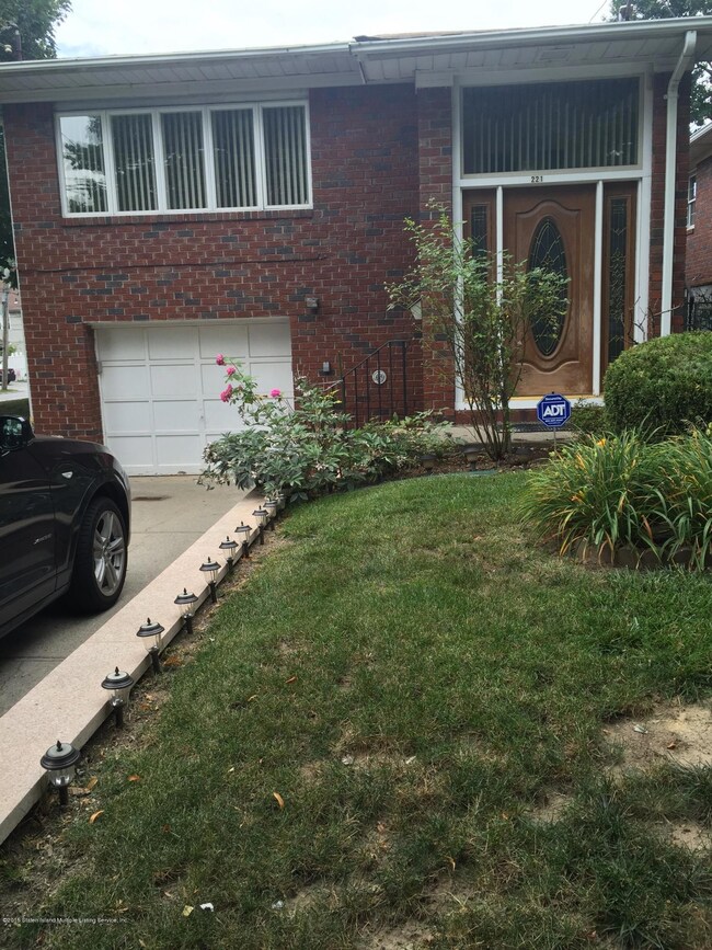 221 Kemball Ave, Staten Island, NY 10314 - photo 2