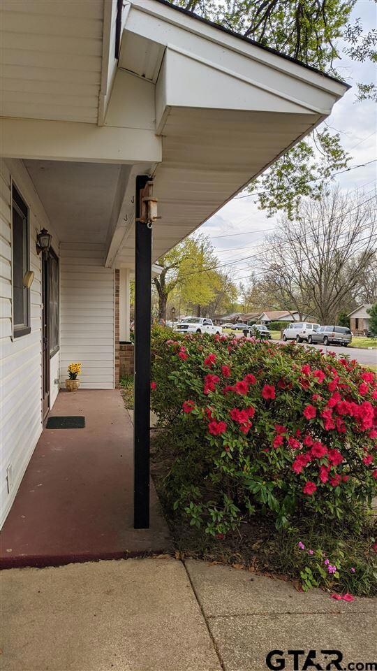 3812 3812 Driftwood Ln, Tyler, TX 75701 - photo 2