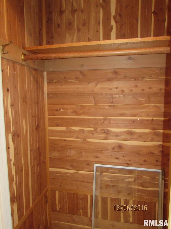 2339 Hawthorne Ct, Bettendorf, IA 52722 - photo 7