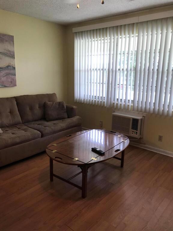 325 Camden N, West Palm Beach, FL 33417 - photo 4