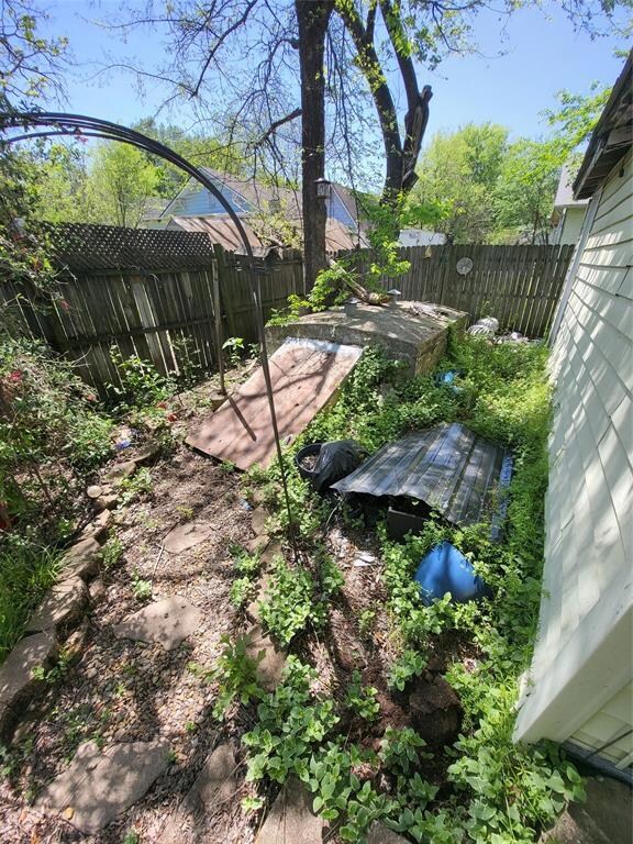 514 E 11th St, Bonham, TX 75418 - photo 6