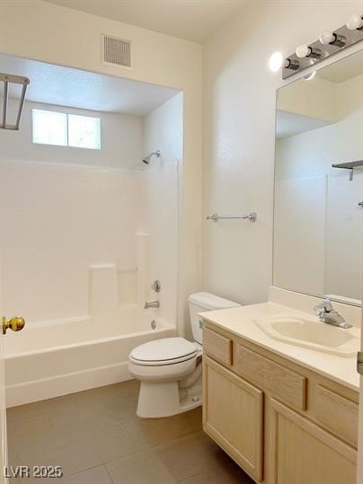 Bathroom with toilet, vanity, bathing tub / shower
